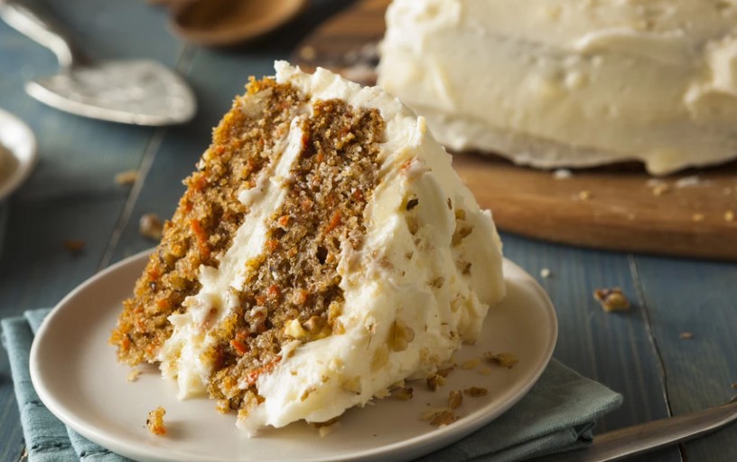 Carrot cake: Η πιο λαχταριστή συνταγή για κέικ που ενθουσιάζει μικρούς και μεγάλους