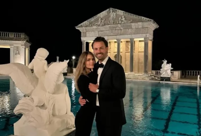 Αρραβωνιάστηκε η Αμαλία Κωστοπούλου - Ποιος είναι ο Jake Medwell που θα γίνει σύζυγός της;