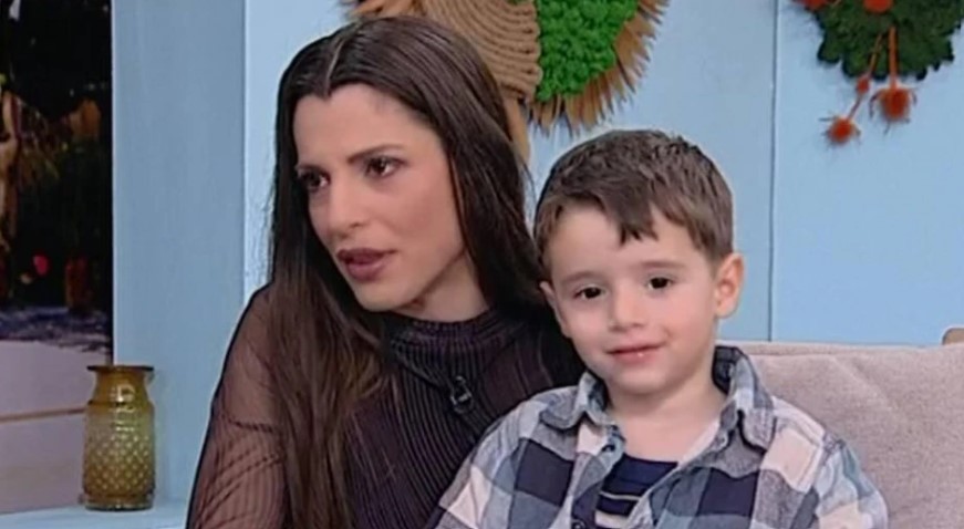 Η Αντωνία Χαραλάμπους μας δείχνει το γιο της - Βρέθηκαν on air σε συνέντευξη