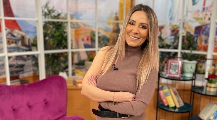 Η Γιώτα Δαμιανού καρναβαλίστηκε ως…  κοτσιάκαρη και σχεδόν δεν την αναγνωρίσαμε