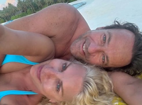 Η Μενεγάκη και ο Παντζόπουλος full in love μπροστά στον φακό – Η ερωτική εξομολόγηση