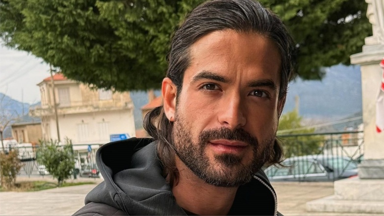 «Τον κατέστρεψε…» – Παραδόθηκε στις Αρχές ο άνδρας που έδωσε την κροτίδα στον Άρη Μουγκοπέτρο