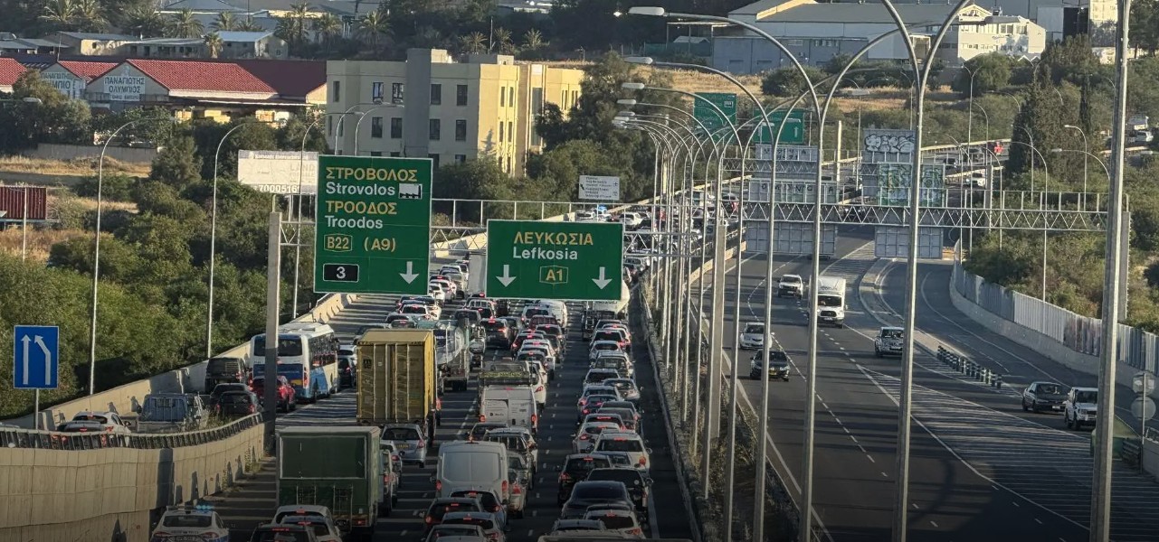 ΒΙΝΤΕΟ: Κυκλοφοριακό κομφούζιο στην Λευκωσία με καραμπόλα – Τι συνέβη;