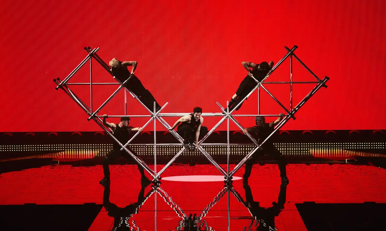 Eurovision 2025 – Theo Evan: Μαγνήτισε τα βλέμματα στις πρόβες του Α’ Ημιτελικού (ΒΙΝΤΕΟ)