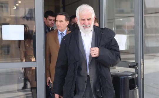 Πέτρος Φιλιππίδης: Ξέσπασε σε κλάματα μέσα στη δικαστική αίθουσα, μιλώντας για την οικογένειά του