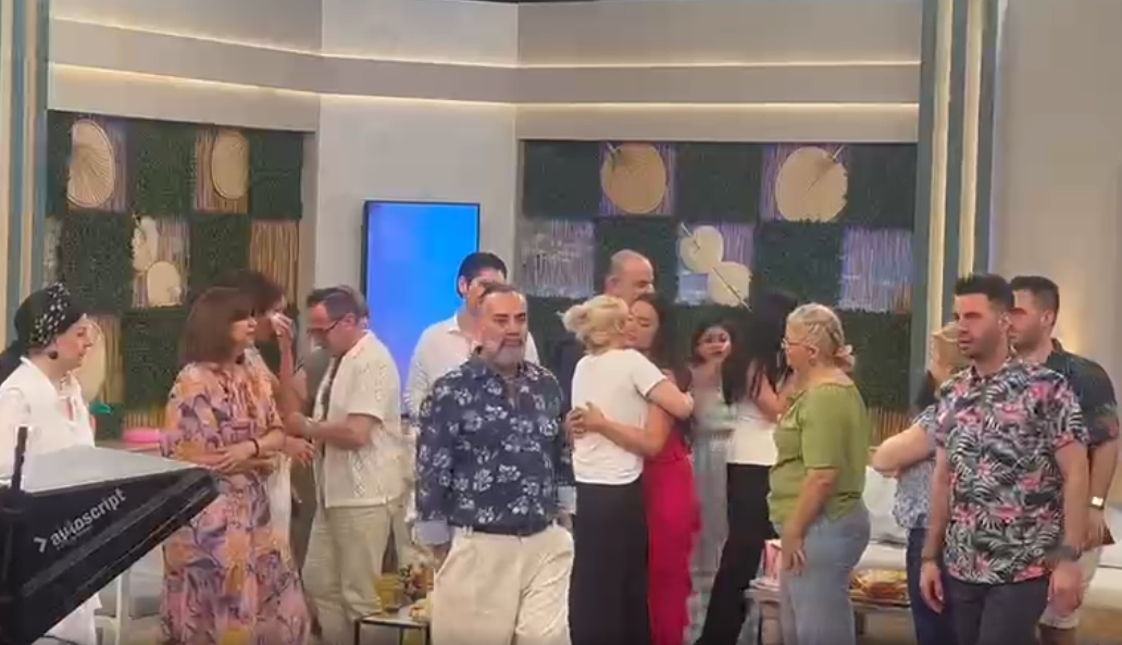 Η συγκινητική στιγμή που η ομάδα αποχαιρέτησε την Ελπίδα Ιακωβίδου (ΒΙΝΤΕΟ)