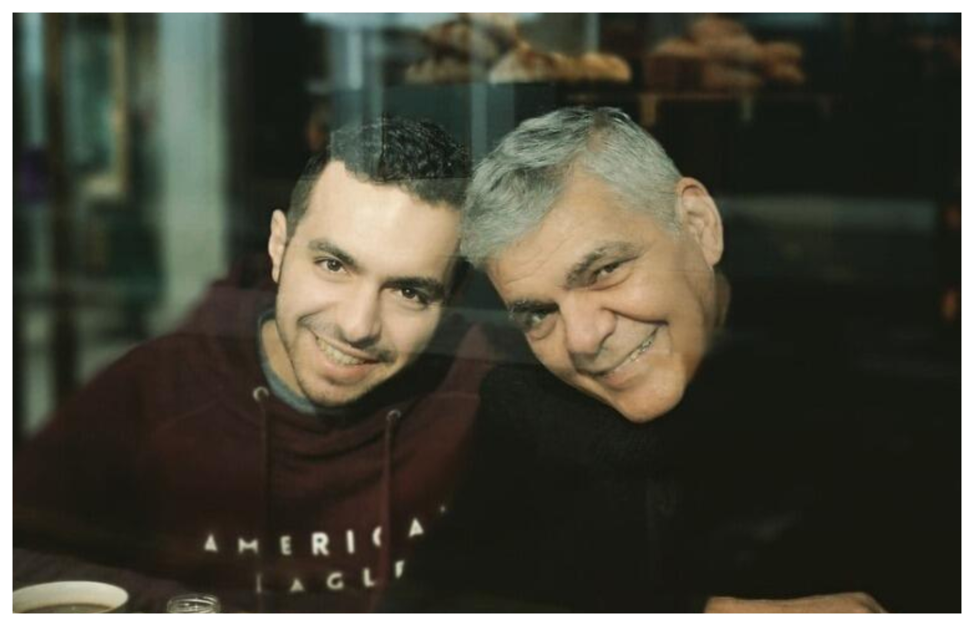 Κωστάκης Κωνσταντίνου: Ποζάρει χαμογελαστός στον γάμο του γιου του με το εγγονάκι αγκαλιά (ΦΩΤΟ)
