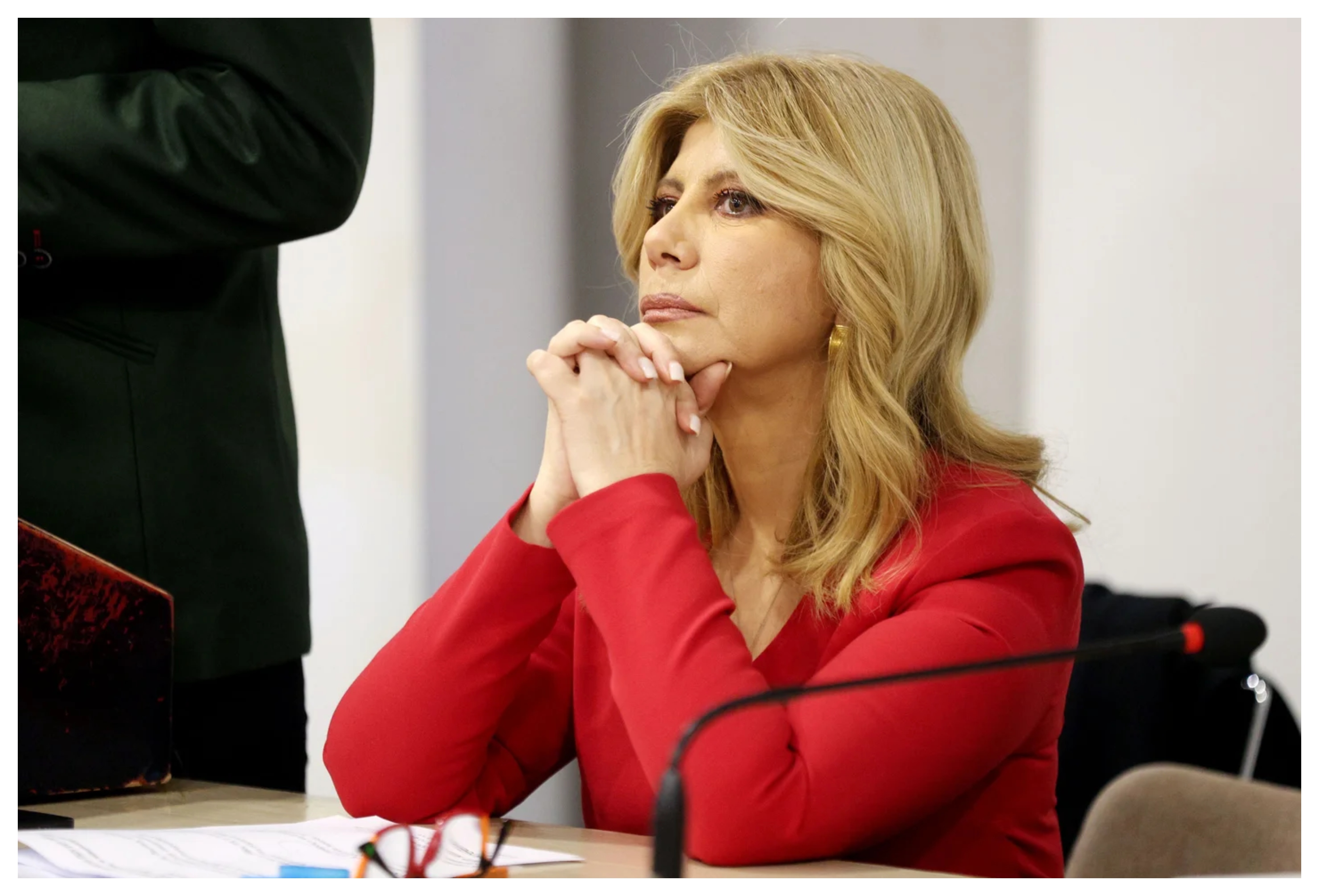 Ζήνα Κουτσελίνη: Η απίθανη πόζα της στην Κύπρο με έναν… τεράστιο ελέφαντα (ΦΩΤΟ)