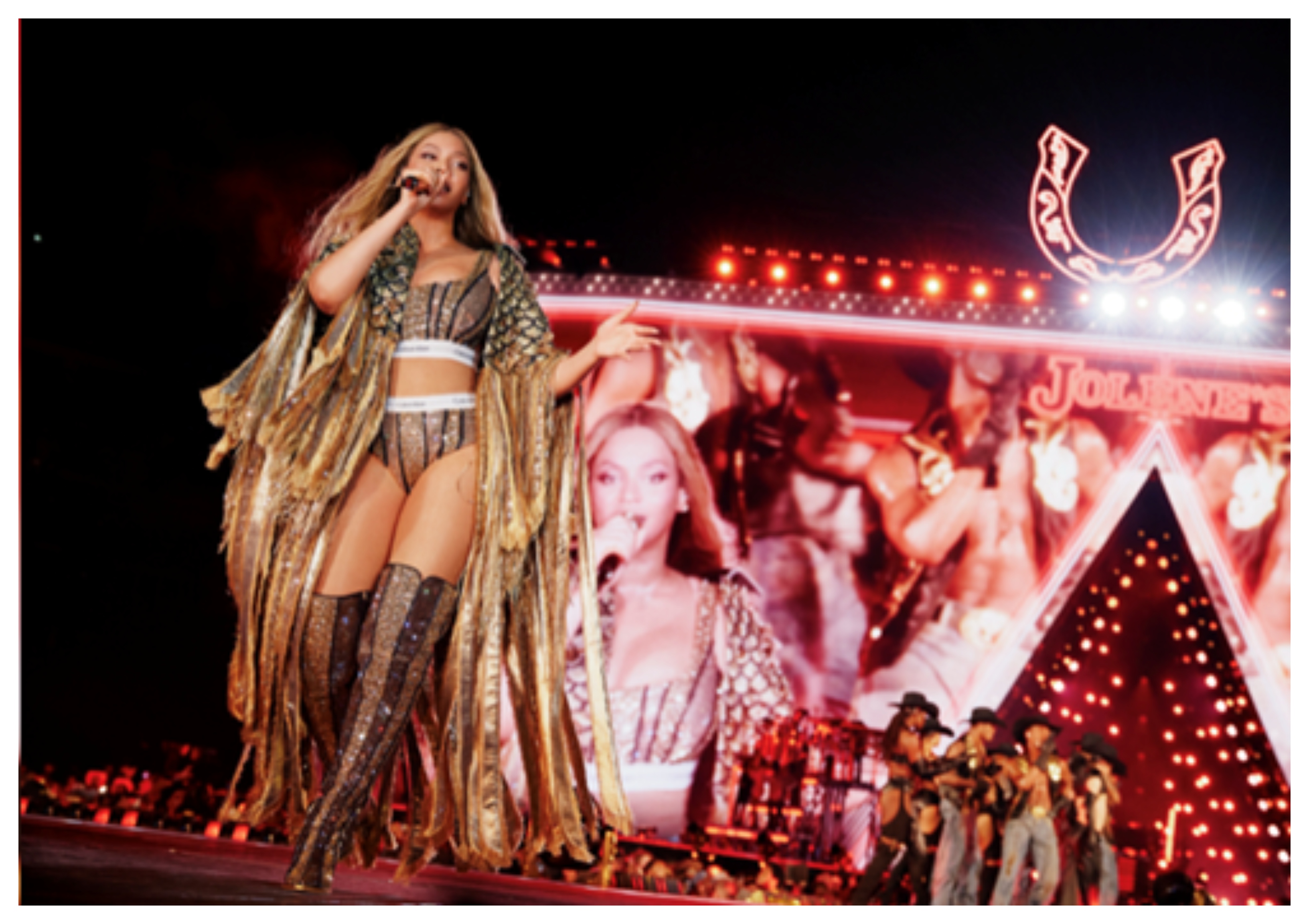 Η Calvin Klein ντύνει την Beyoncé στο show της ‘Cowboy Carter’ στο Landover
