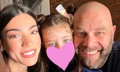 Ήβη Αδάμου: Τα τρυφερά στιγμιότυπα με την κόρη της κάτω από τον Λευκό Πύργο (ΦΩΤΟ)