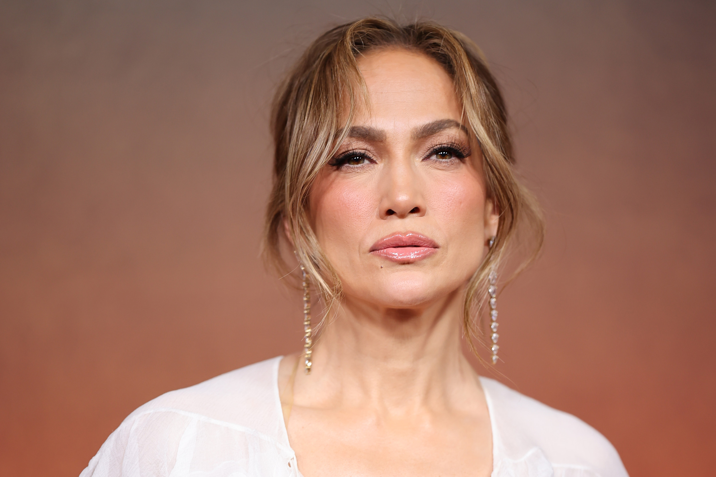 Jennifer Lopez: Eθεάθη με γνωστό Έλληνα ηθοποίο στους δρόμους του Βeverly Hills (ΦΩΤΟ)