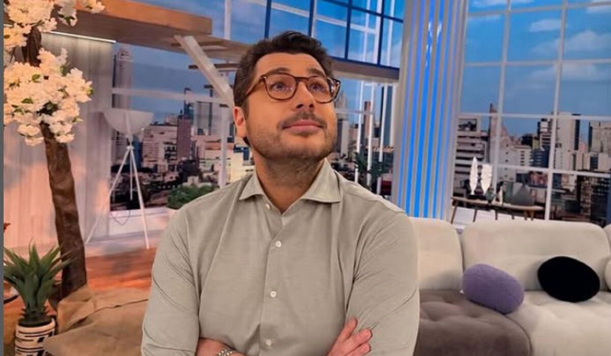 Η αποχώρηση on air του Λάμπρου Κωνσταντάρα για το μνημόσυνο του πατέρα του  