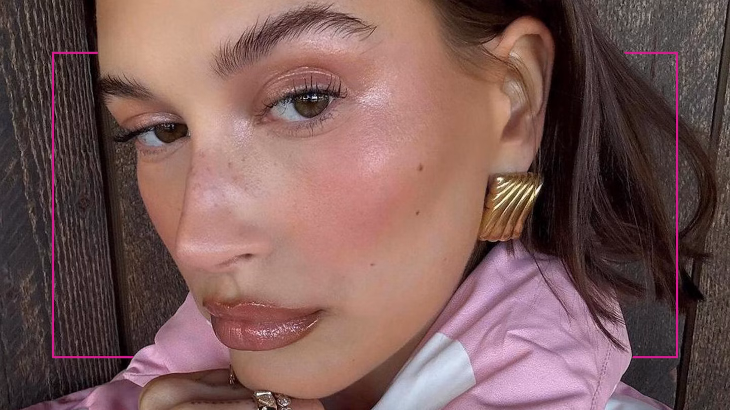 Η Hailey Bieber μας προτείνει το απόλυτα φθινοπωρινό μανικιούρ (ΦΩΤΟ)