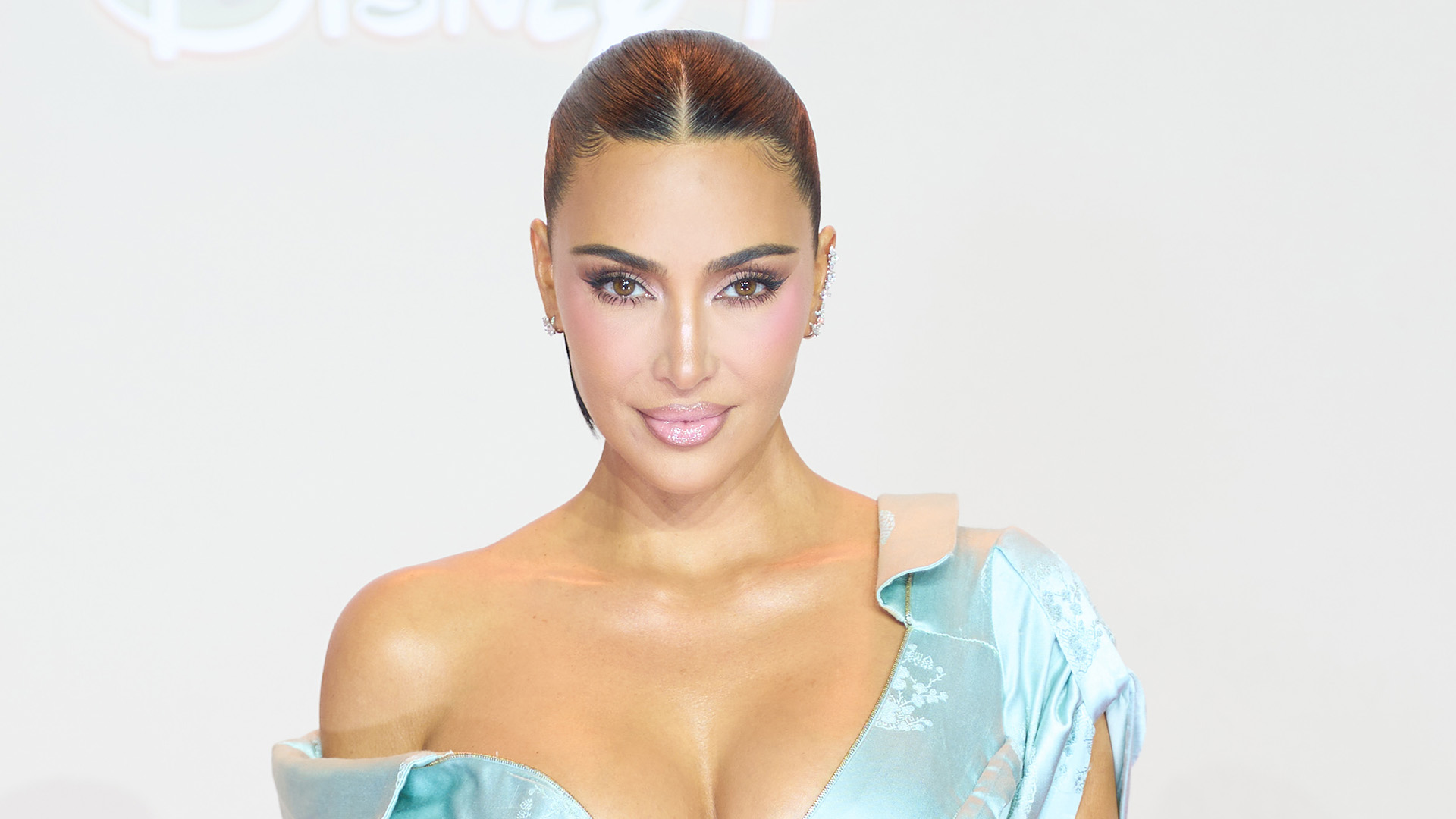 Kim Kardashian: Tα λαμπερά 45α γενέθλιά της με χολιγουντιανό στιλ και η γιγάντια τούρτα (ΦΩΤΟ)