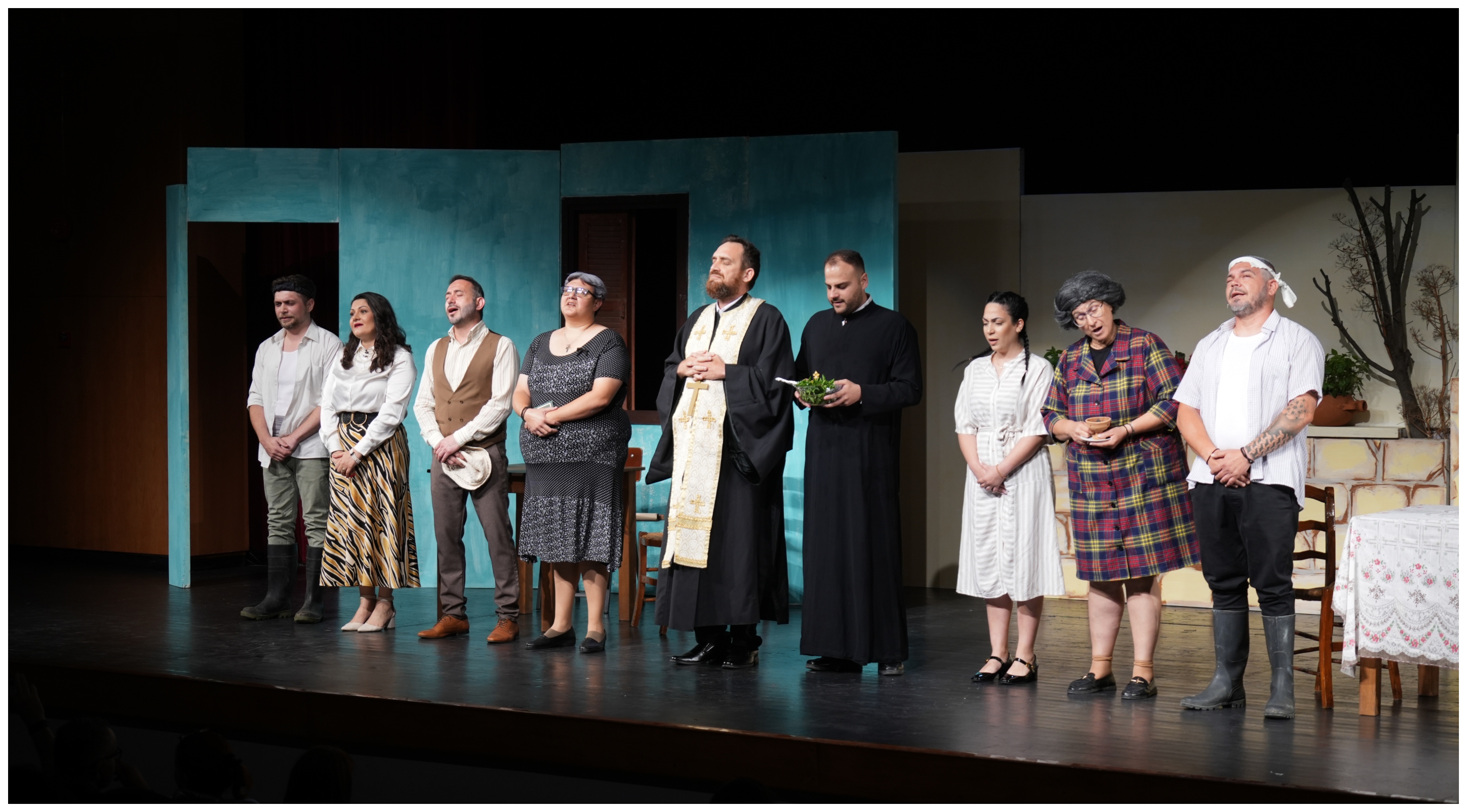 «Το Ανεμογκάστρι»: Η απολαυστική κωμωδία που έρχεται στη Λευκωσία για μία μόνο νύχτα