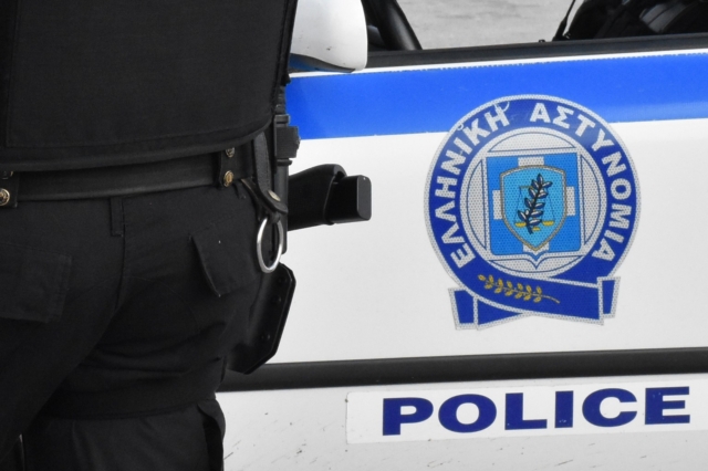 Συνελήφθη γνωστός Έλληνας τραγουδιστής για χρέη προς το Δημόσιο