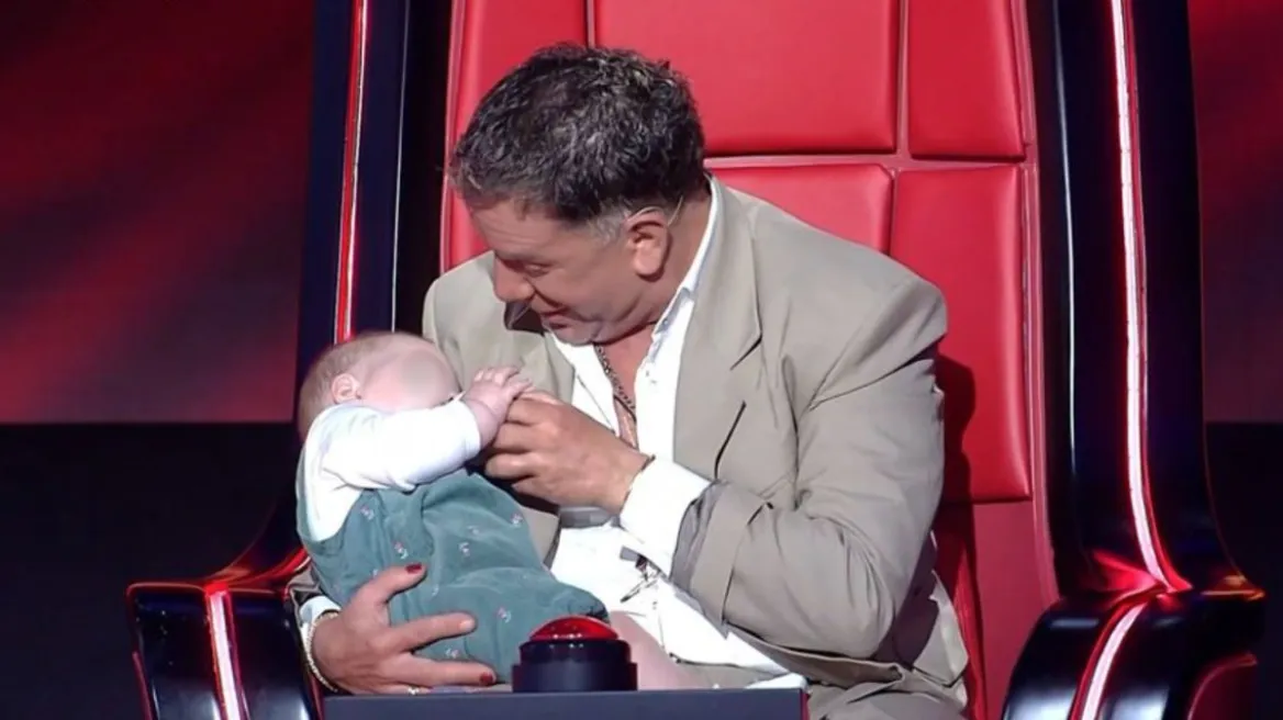 Ο Γιώργος Μαζωνάκης έγινε babysitter! Η τρυφερή στιγμή με το μωρό παίκτριας