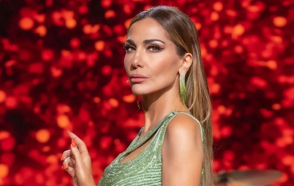 Η Βανδή σε ακομπλεξάριστη δήλωση: “Μας προίκισε ο Θεός με ωραία μάτια αλλά από χείλη δεν πετύχαμε”