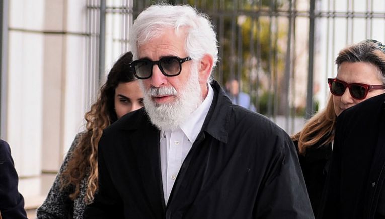 Συγκλονίζουν οι πρόσφατες φωτογραφίες του Πέτρου Φιλιππίδη – Άλλος άνθρωπος (ΦΩΤΟ)