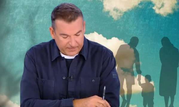 Λιάγκας: «Αν μια μάνα ή ένας πατέρας με έδερνε, δεν καταλαβαίνω γιατί να έχω υποχρέωση… και σου μιλάει ένα πονεμένο παιδί»