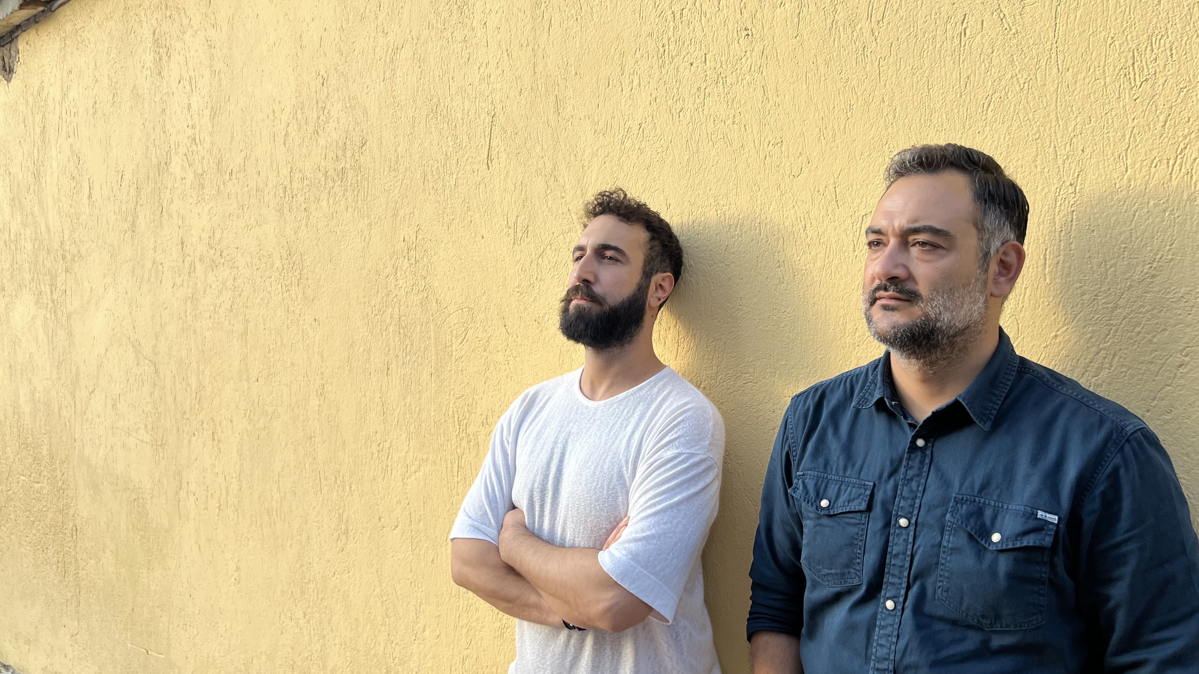 Για πρώτη φορά μαζί ο Γιάννης Κριτικός και ο Πέτρος Κουλουμής στην παράσταση «Πως να σωπάσω»