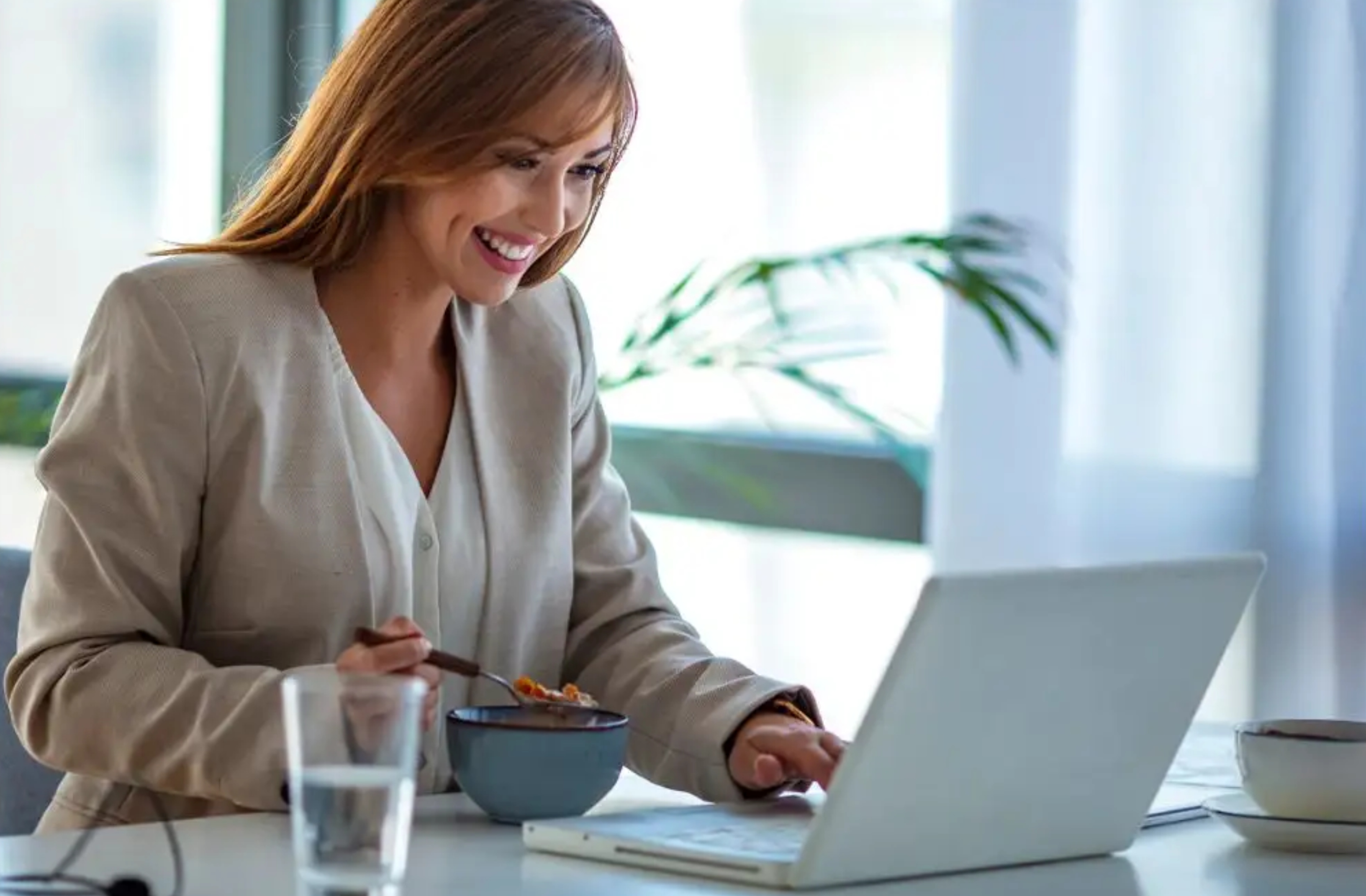 Έτσι θα ακολουθήσεις μια ισορροπημένη διατροφή στο γραφείο