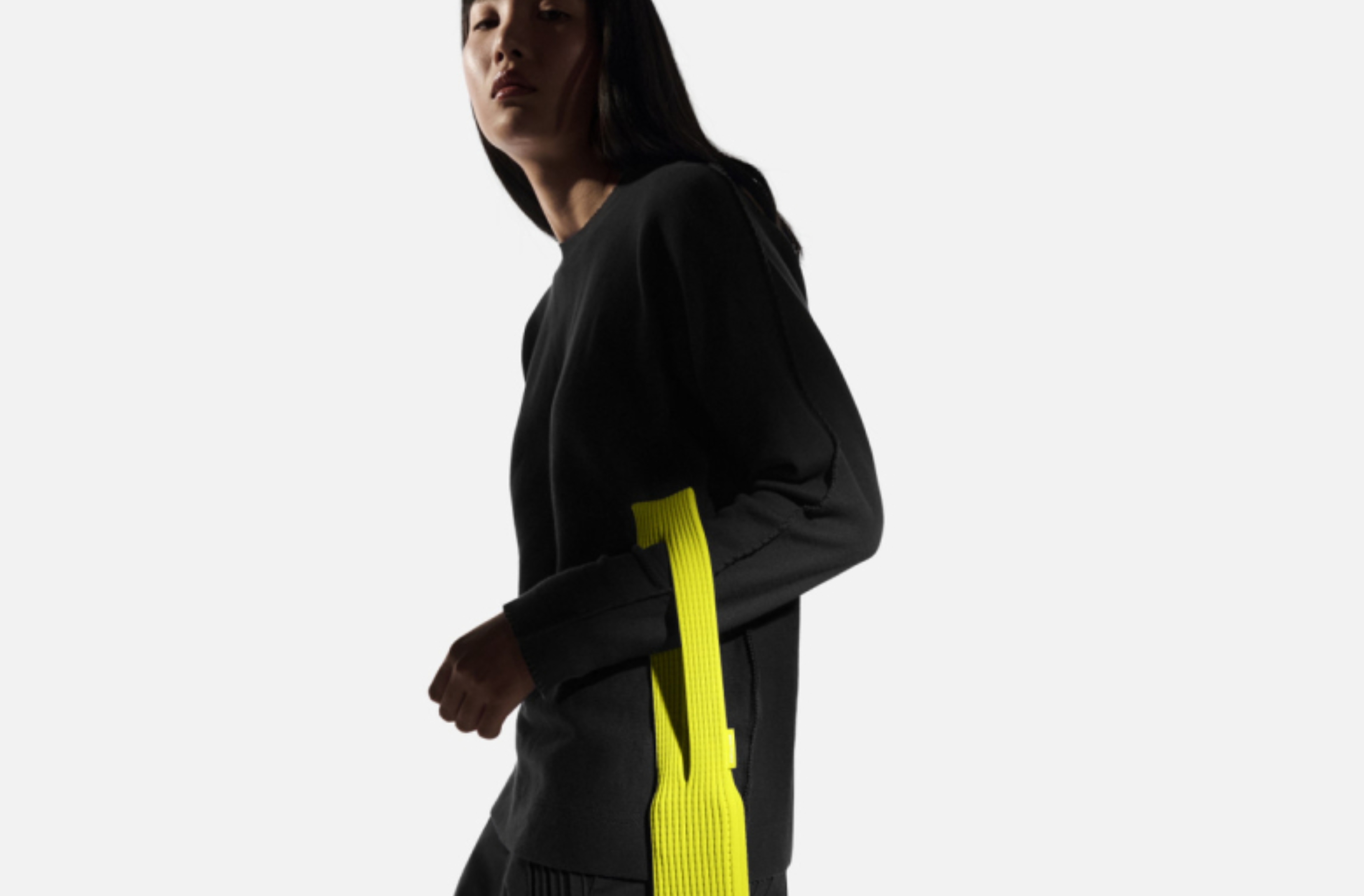 Issey Miyake x Apple: Η συνεργασία που μετατρέπει το κινητό σε fashion statement