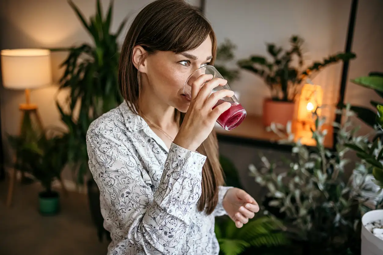 Sleepy Girl Mocktail: Τί είναι και o λόγος που έχει κατακτήσει το Tik Tok