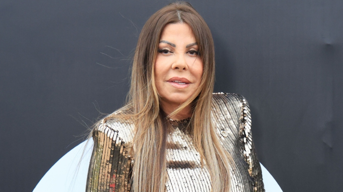 Άντζελα Δημητρίου: Η εκκεντρική εμφάνιση της – Την κοιτούσαν όλοι (ΒΙΝΤΕΟ)