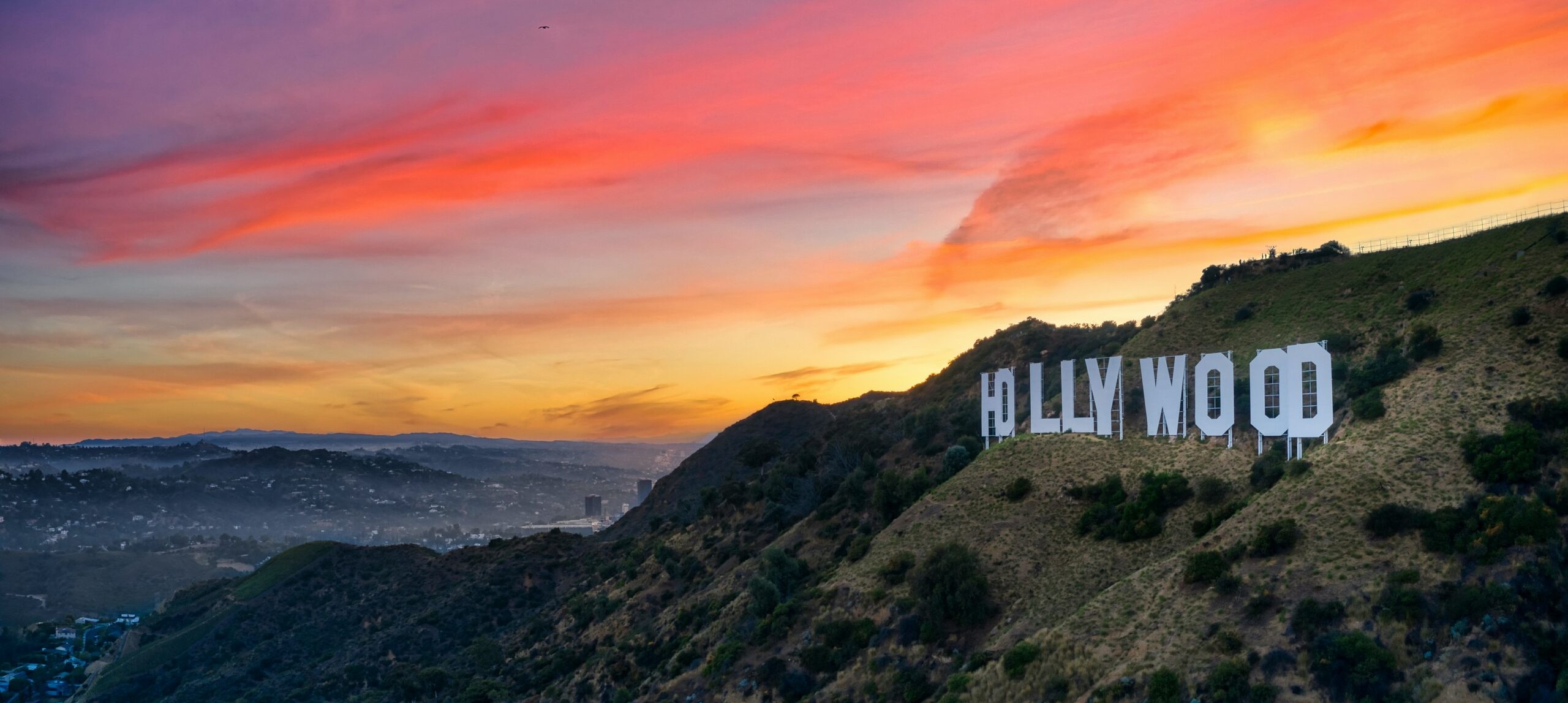 Eπανέρχονται στη μικρή οθόνη σειρές που καθόρισαν μια ολόκληρη γενιά