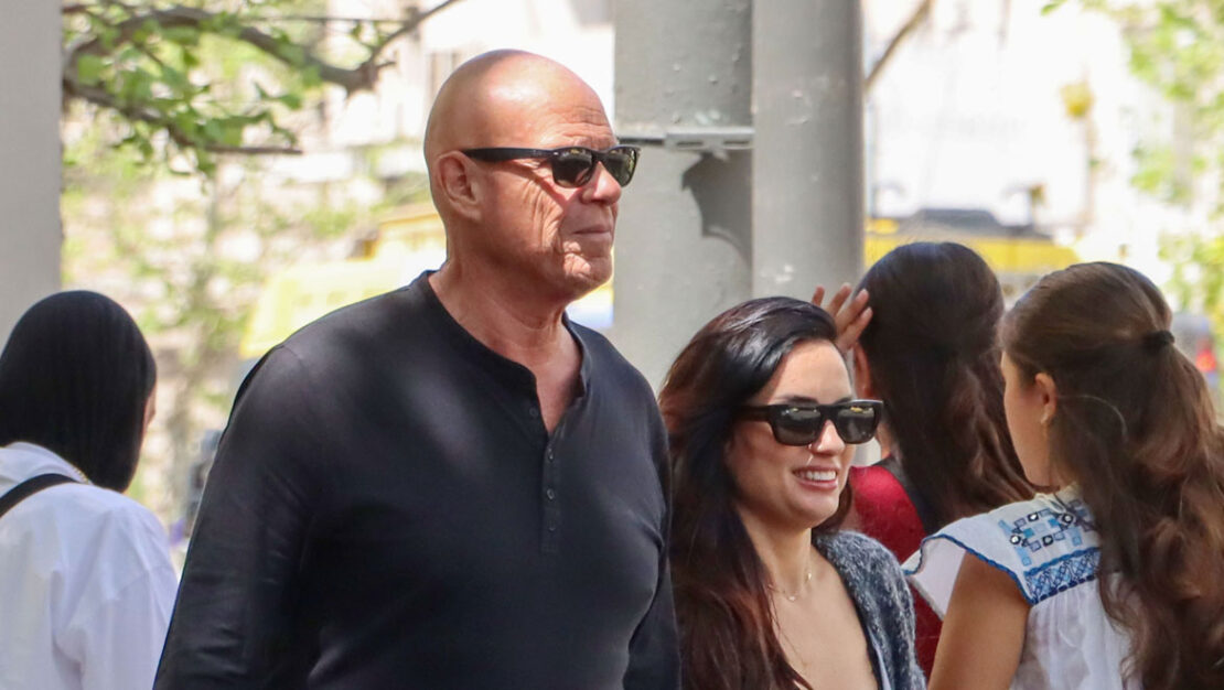 Αυτές είναι οι γυναίκες που πέρασαν από τη ζωή του Τζώνη Καλημέρη πριν παντρευτεί την Ελπίδα Ιακωβίδου