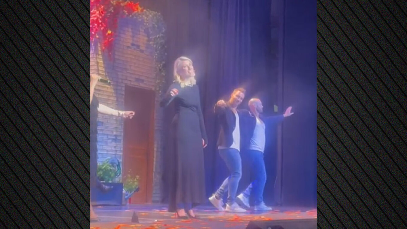 Η Σία Κοσιώνη έκανε το ντεμπούτο της στο… θεατρικό σανίδι – Ο ρόλος και όσα έγιναν