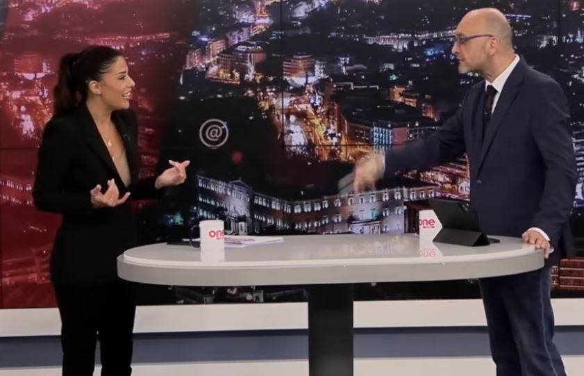 Απίστευτο σκηνικό την ώρα που μιλούσε η Λατινοπούλου –  Κάποιος από το πλατό φώναξε… (ΒΙΝΤΕΟ)