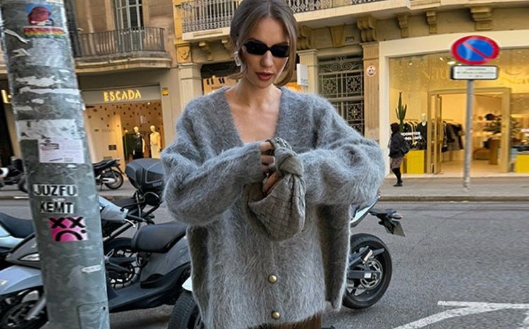 6 τρόποι να φορέσεις το basic knit σου με τον πιο updated τρόπο