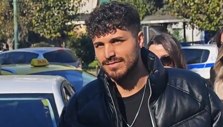 Όλη η μήνυση του 21χρονου τραγουδιστή Stef, κατά του Μαζωνάκη και οι διάλογοι