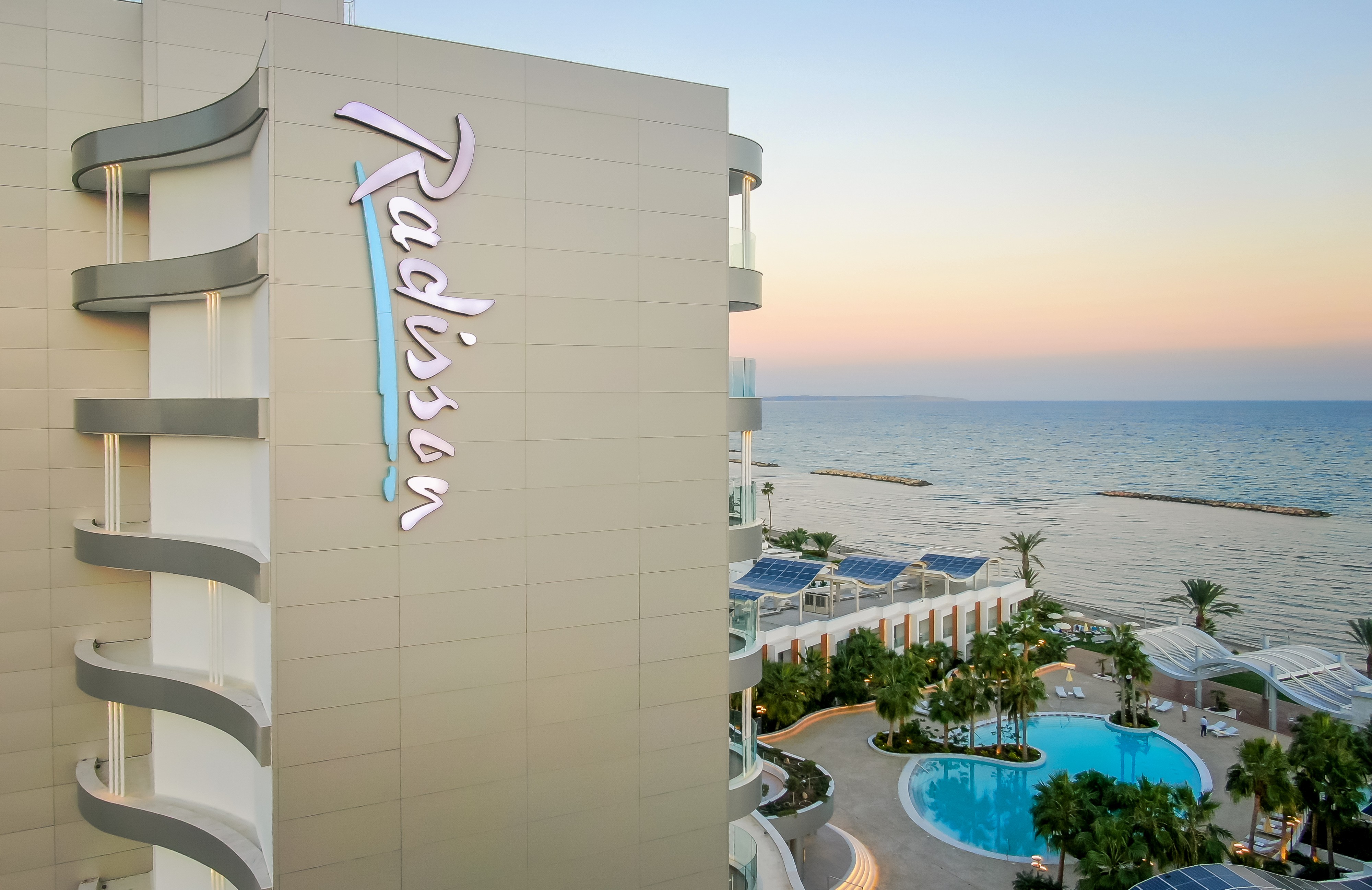 Festive Celebrations στο «Radisson Beach Resort Larnaca» : Μια γιορτινή εμπειρία για όλες τις αισθήσεις