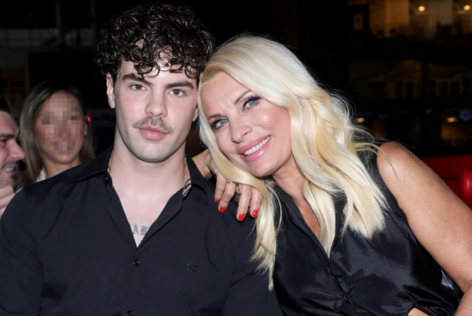 Συγκινημένη η Μενεγάκη – Ο γιος της ορκίστηκε στο Ναυτικό και ποζάρει με τον πατέρα του και τον Ματέο (ΦΩΤΟ)