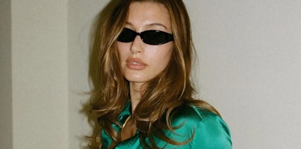 Hailey Bieber: Υιοθέτησε το κούρεμα που θα βλέπεις παντού το 2026 (ΦΩΤΟ)
