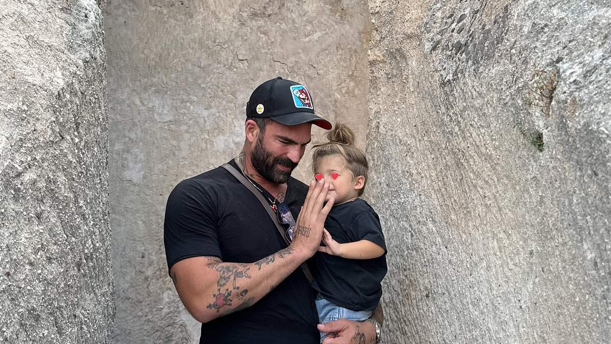 Δημήτρης Αλεξάνδρου: Οι φωτογραφίες με τον γιο του Πάρη και το μήνυμα στην Ιωάννα Τούνη