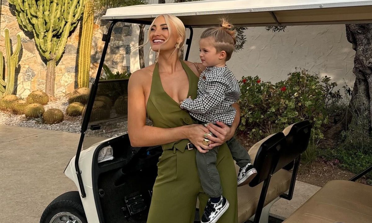 Ιωάννα Τούνη: Χριστουγεννιάτικη απόδραση με τον γιο της στο Παρίσι (ΦΩΤΟ)