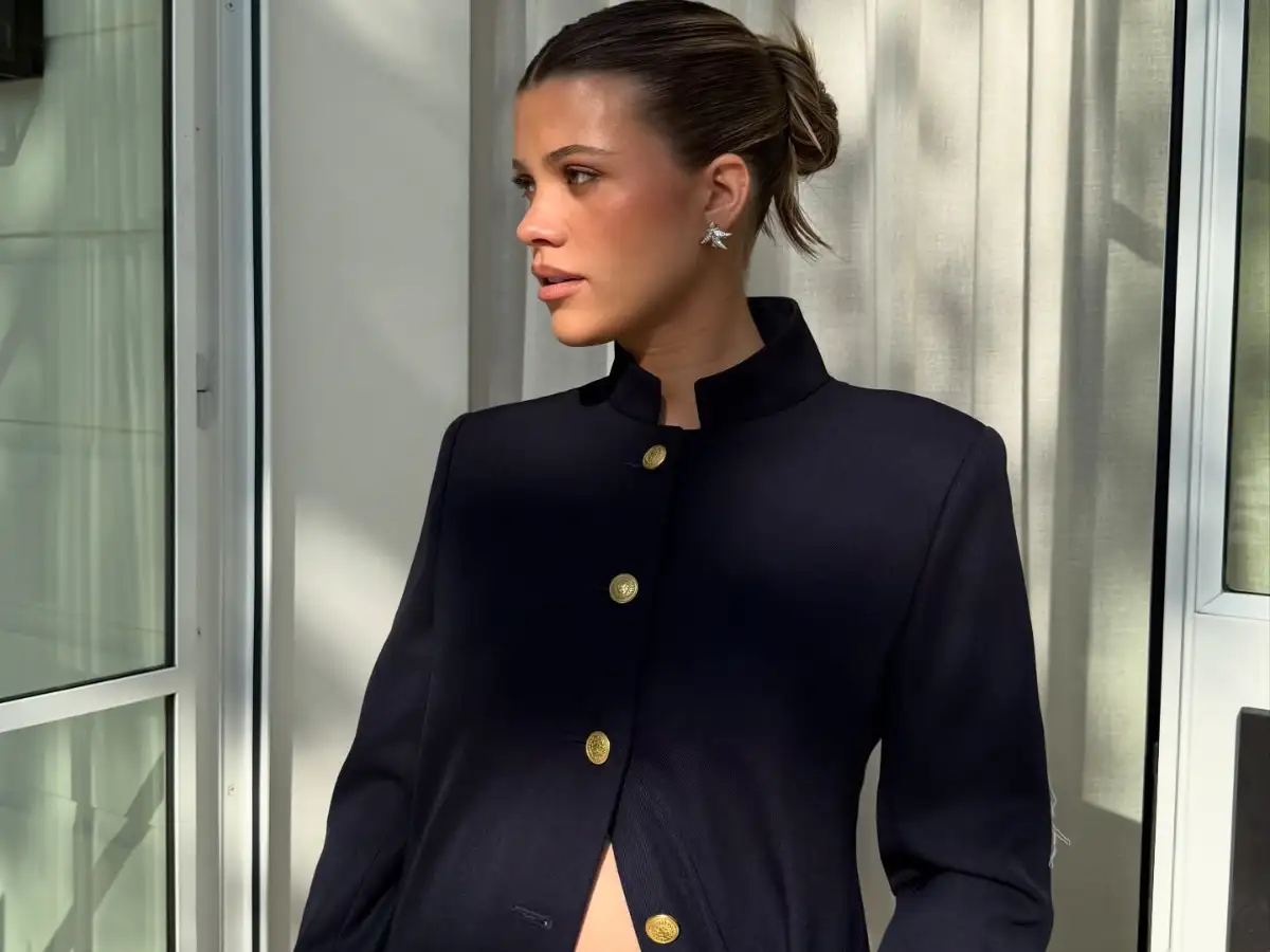 Χριστουγεννιάτικο στιλ στην εγκυμοσύνη: Η Sofia Richie δίνει το απόλυτο inspo