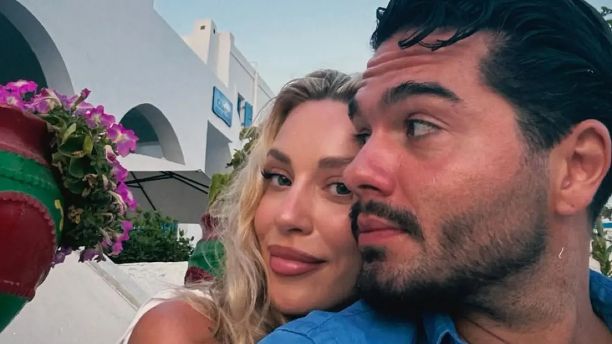 Γαρυφαλλιά Καληφώνη: Η τρυφερή φωτογραφία αγκαλιά με τον Χρήστο Μάστορα