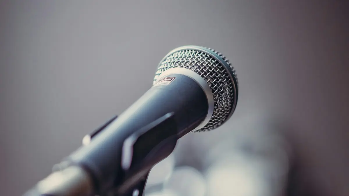 «Κόλαφος» ο 21χονος που θα καταγγείλει τον πασίγνωστο τραγουδιστή – To προφίλ του