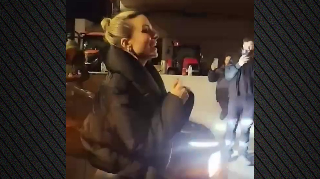 Κατερίνα Λιόλιου: Βρέθηκε στα μπλόκα των αγροτών και έκανε mini-συναυλία