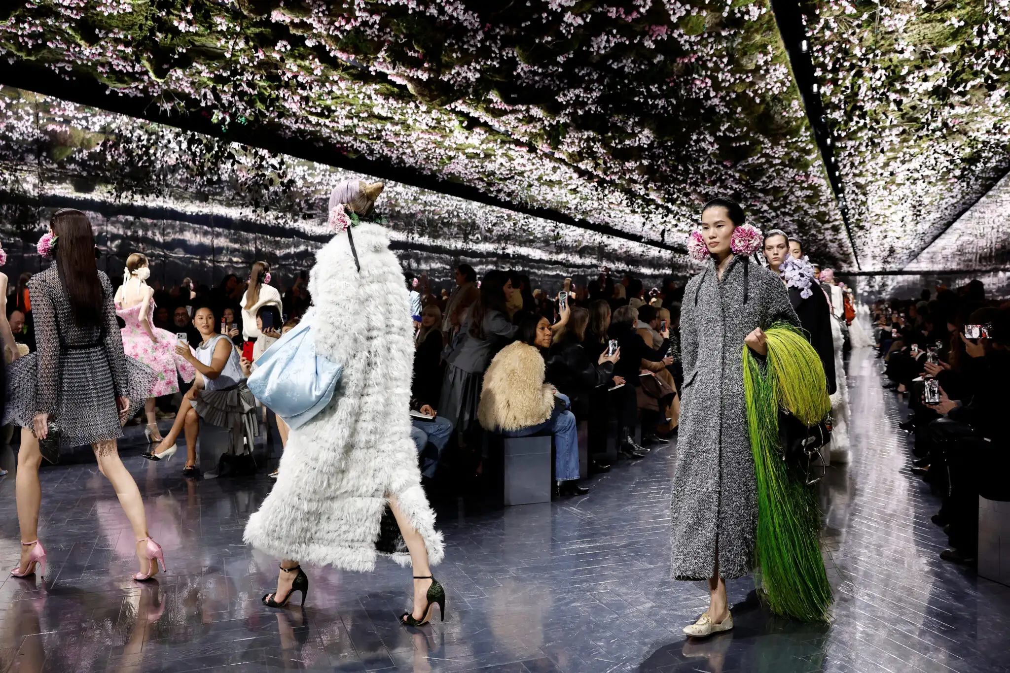 Dior: Η Υψηλή Ραπτική αλλάζει εποχή και το έκανε μέσα από την πρώτη couture συλλογή του Jonathan Anderson