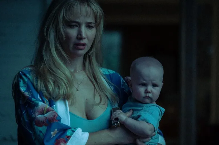 Συγκλονίζει η Jennifer Lawrence για την επιλόχειο κατάθλιψη: «Ένιωσα σαν να με κυνηγούσε μια τίγρη»