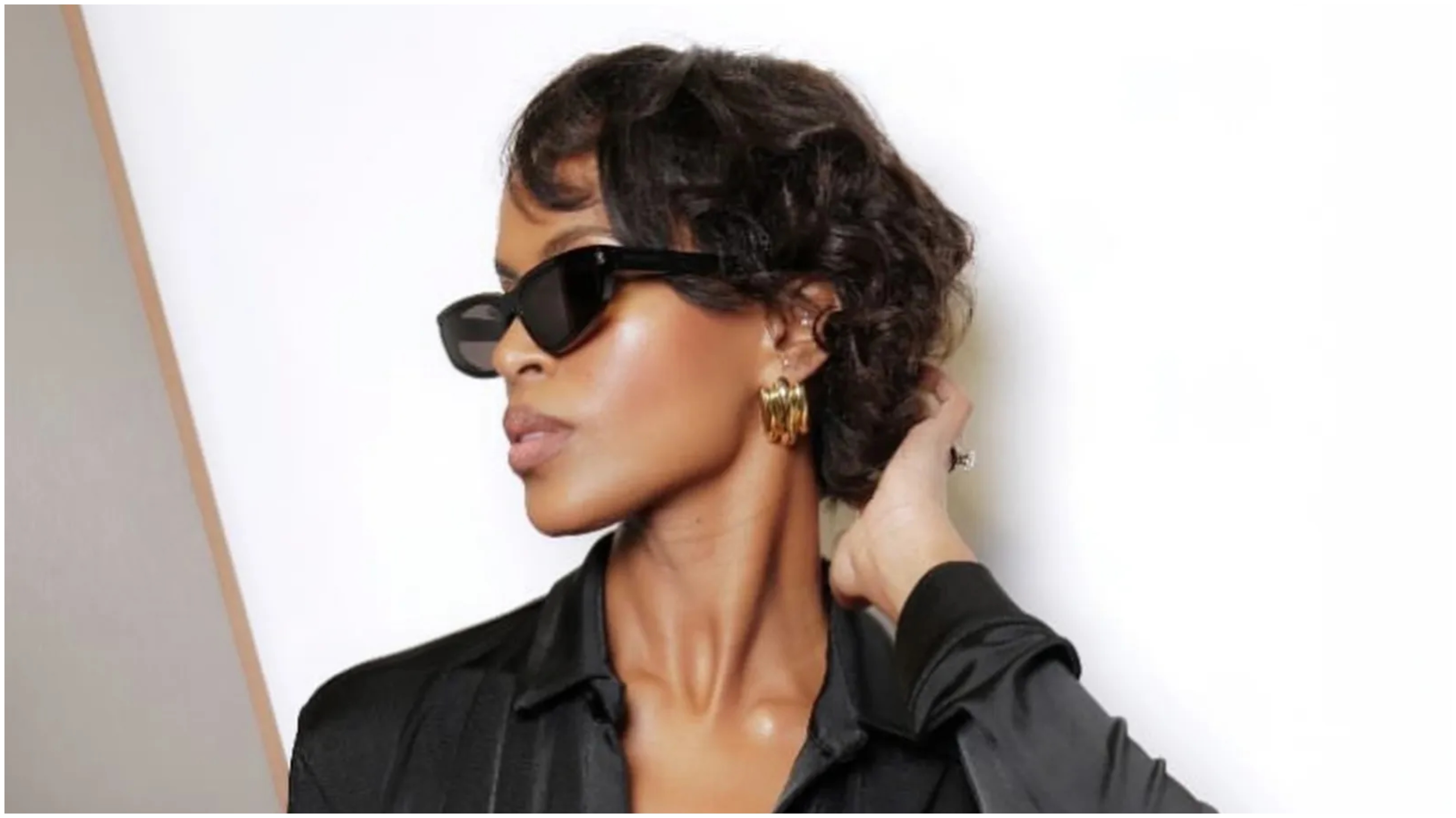 Αυτό είναι το καλύτερο κούρεμα για σγουρά μαλλιά & στρογγυλό πρόσωπο – Εσύ θα το υιοθετήσεις;