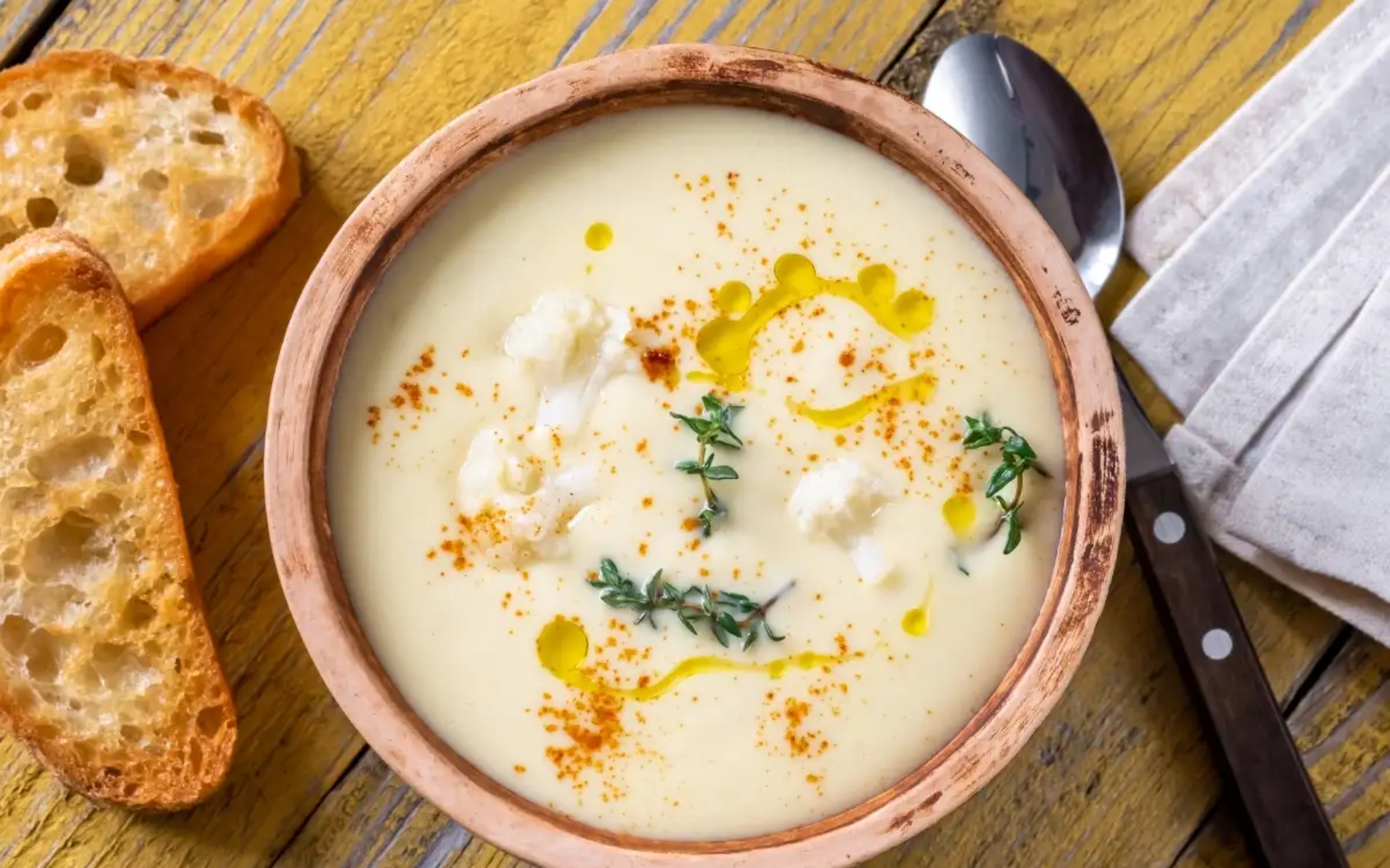 Nόστιμη συνταγή για βελουτέ σούπα με κουνουπίδι