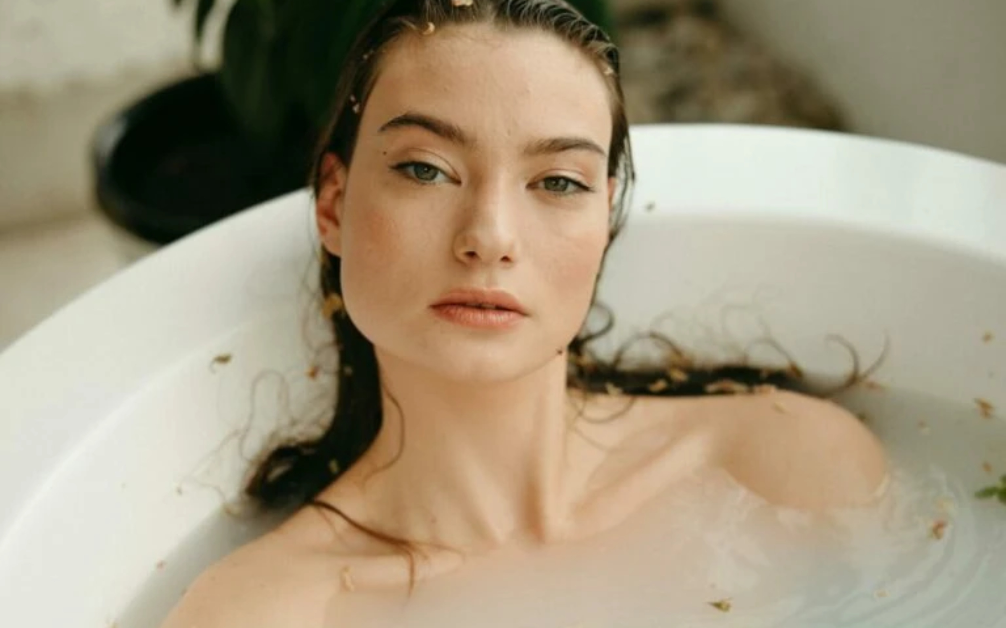 Έτσι θα μετατρέψουμε την περιποίηση προσώπου σε εμπειρία spa στο σπίτι