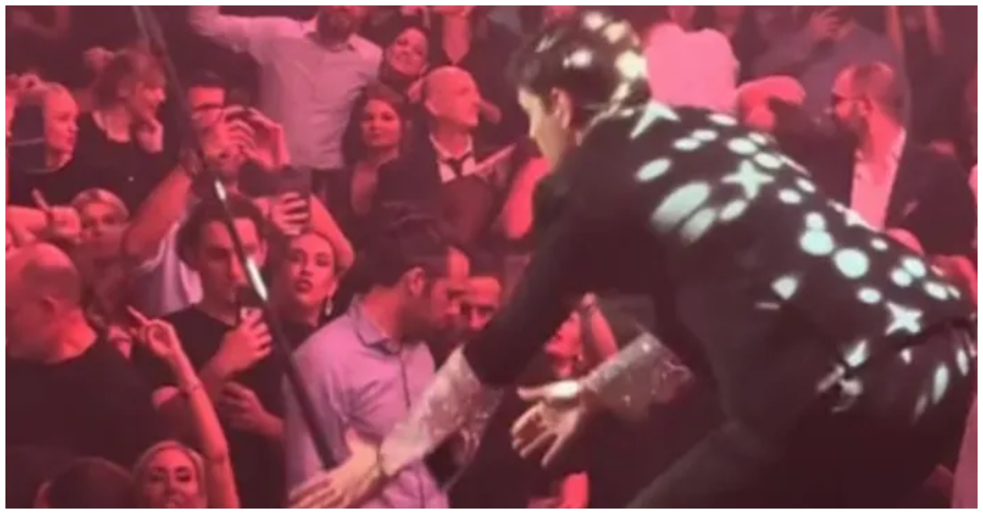 Παραλίγο ατύχημα on stage για τον Νίνο (ΒΙΝΤΕΟ)